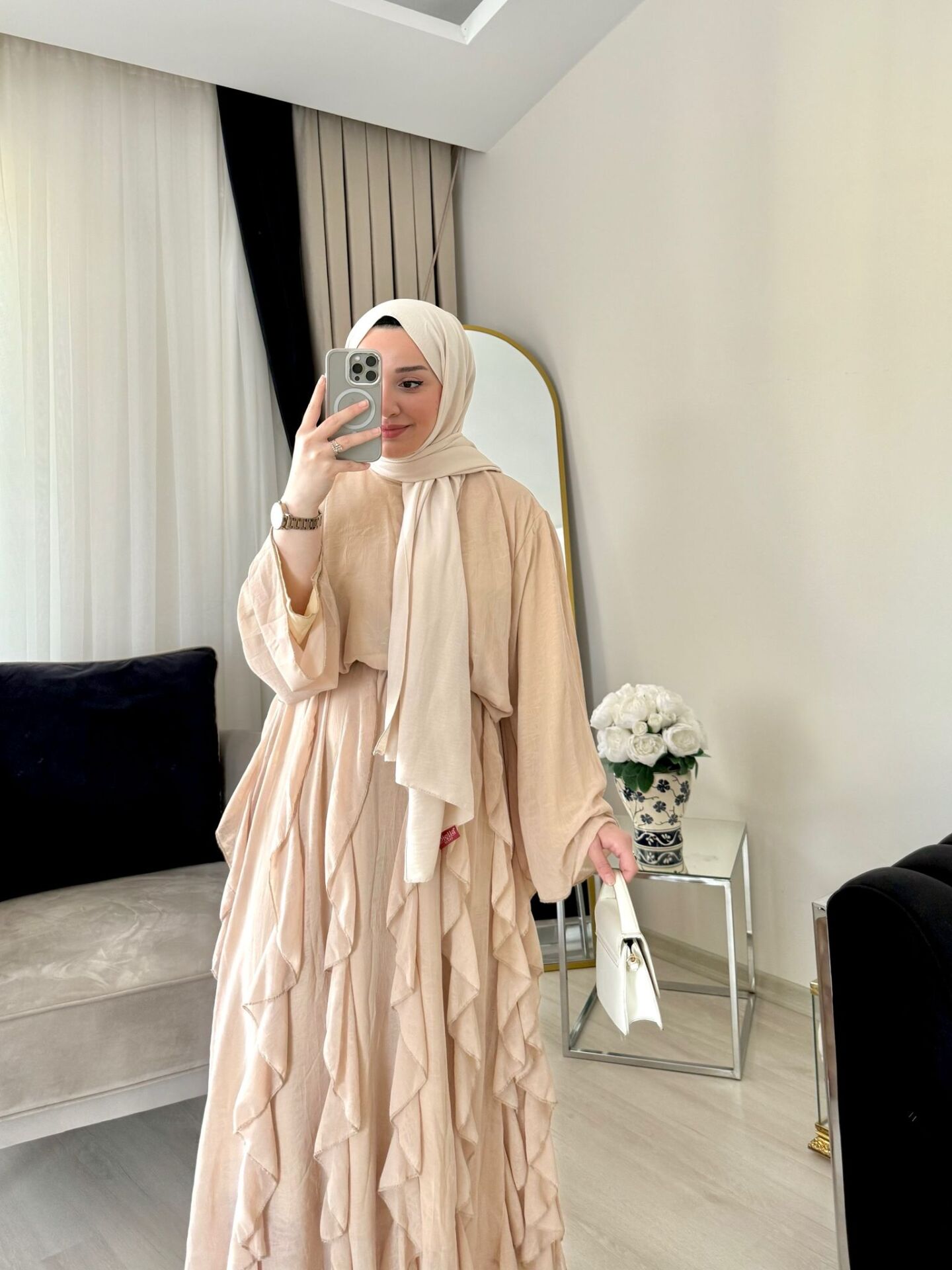 MOUN TAKIM BEJ
