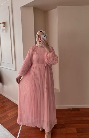 Piliseli Pembe Elbise