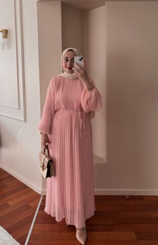 Piliseli Pembe Elbise