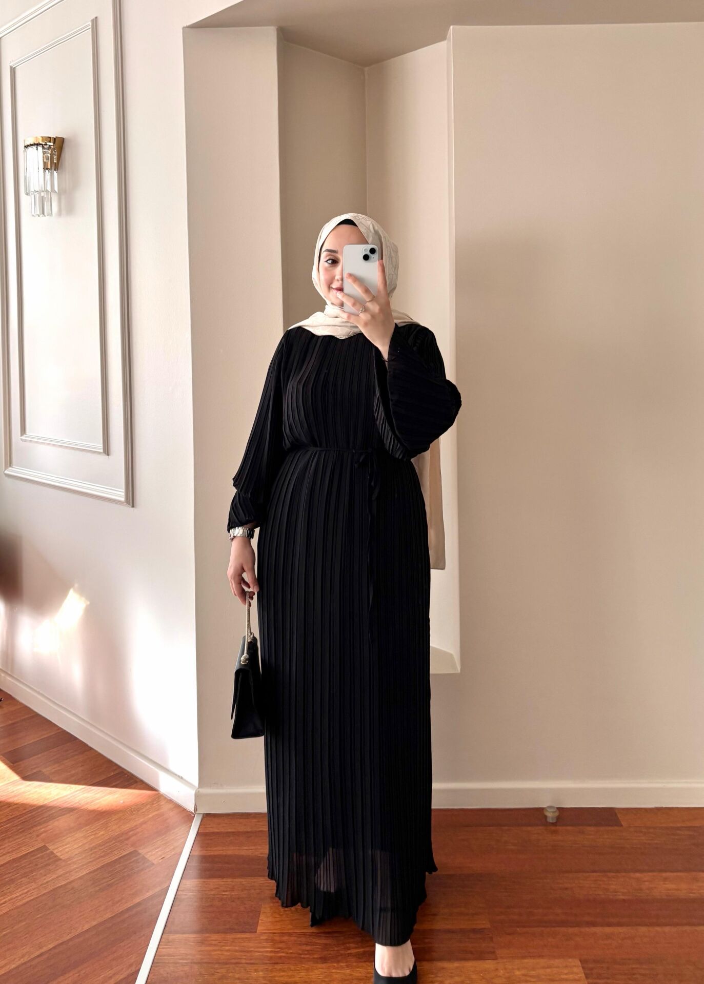 Piliseli Siyah Elbise