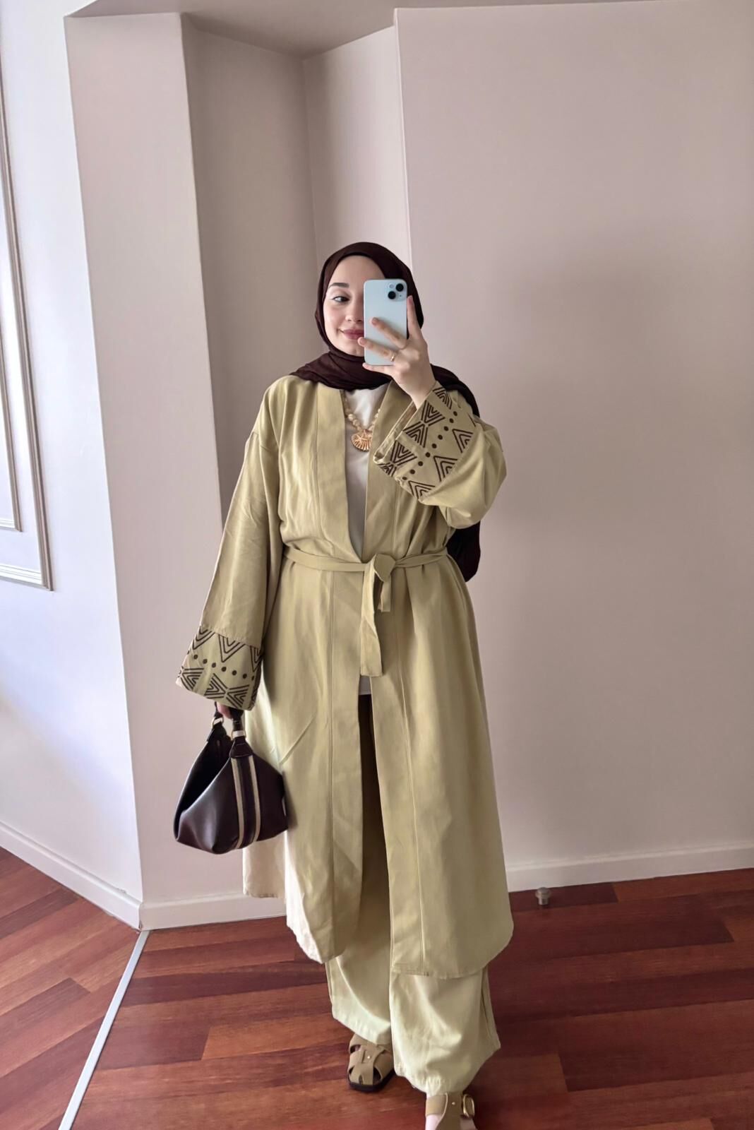 Kol Nakışlı Yeşil Keten Takım